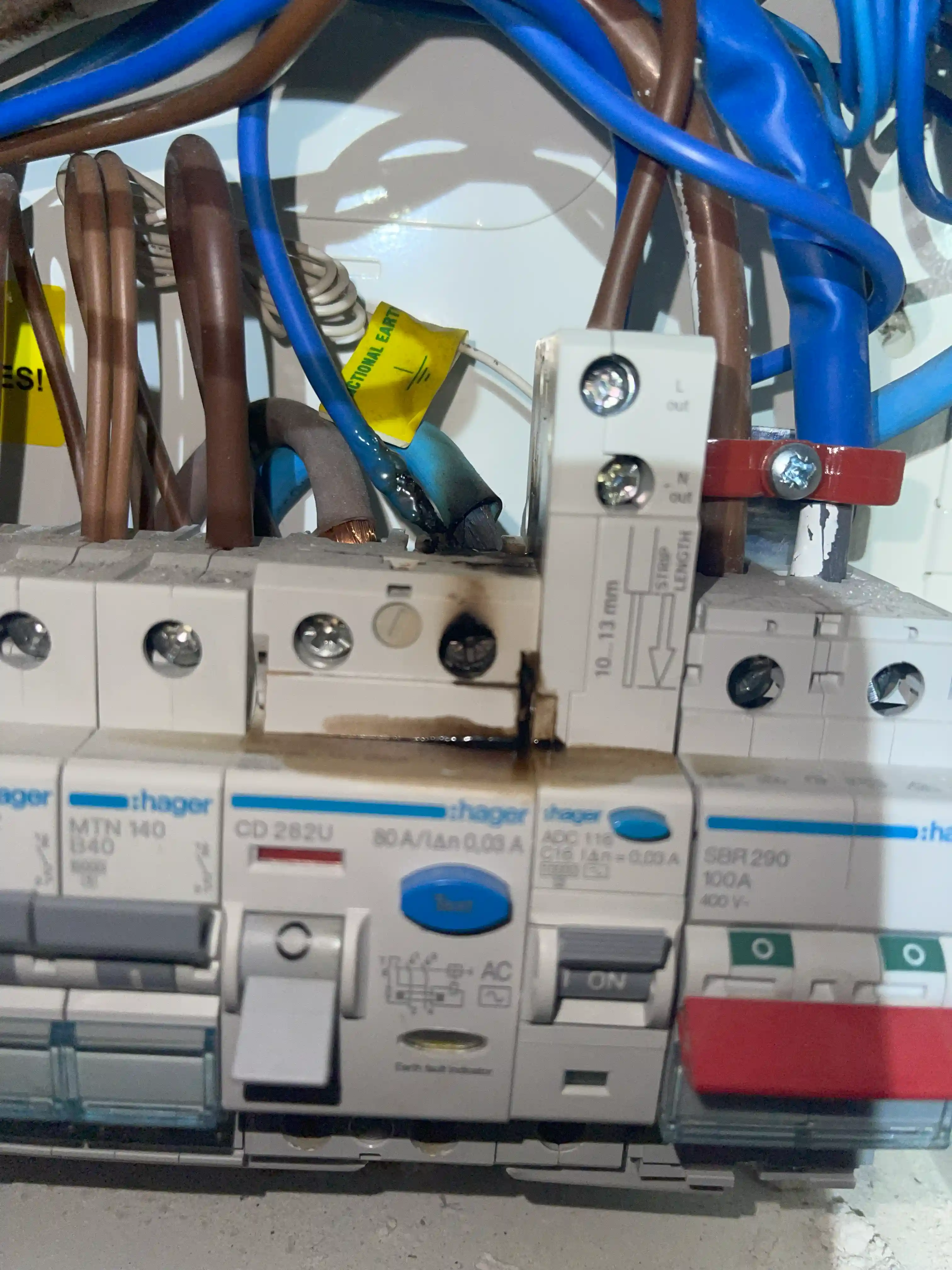 Emergency Electrician Elthorne Heights